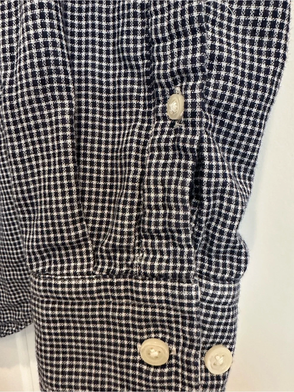 Banana Republic Men's Untucked Fit Button-Down Shirt Small Navy & White Check